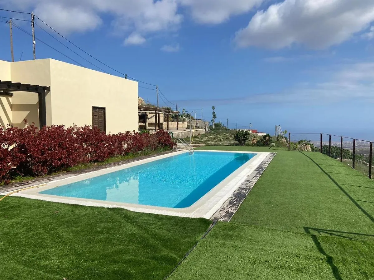 Country House With Shared Pool And Views Sabina Alta